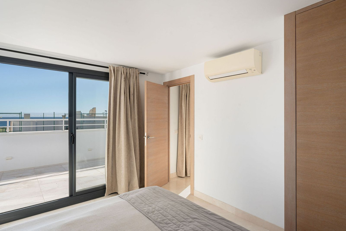 3 Bed Apartment for sale in Estepona Costa Del Sol, Málaga, Spain