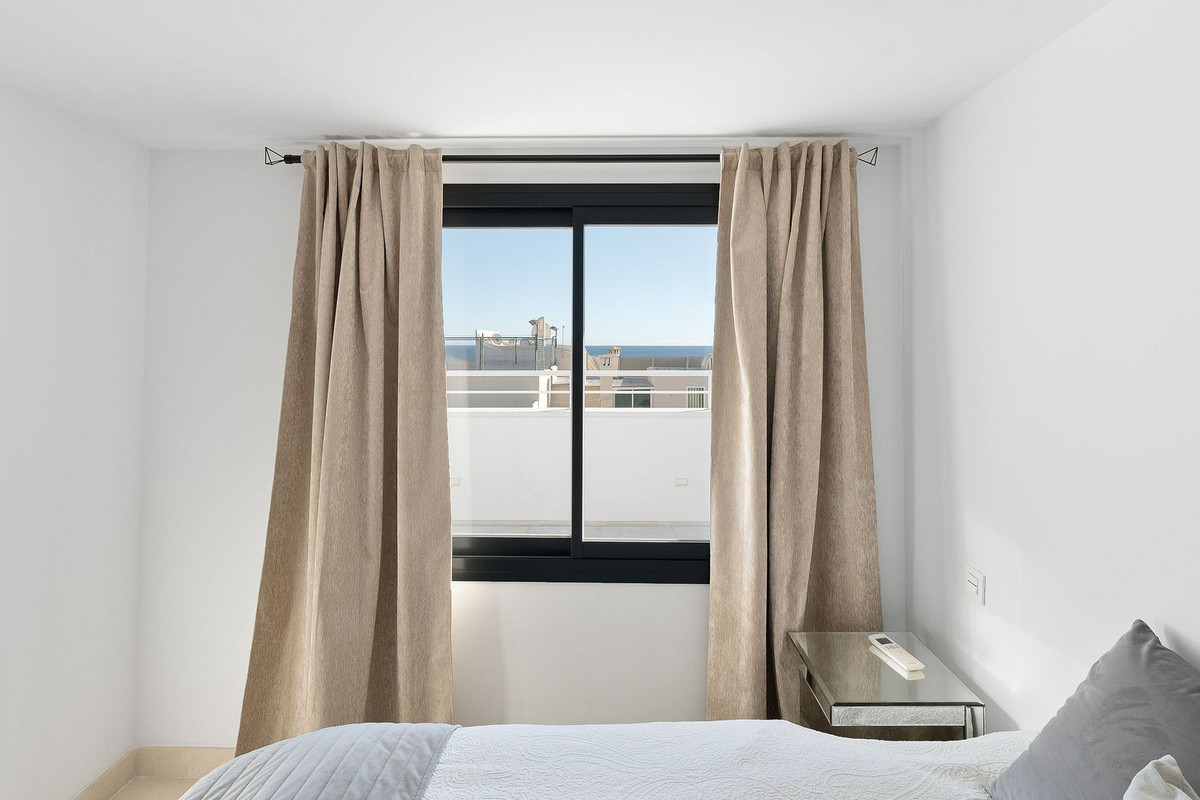 3 Bed Apartment for sale in Estepona Costa Del Sol, Málaga, Spain