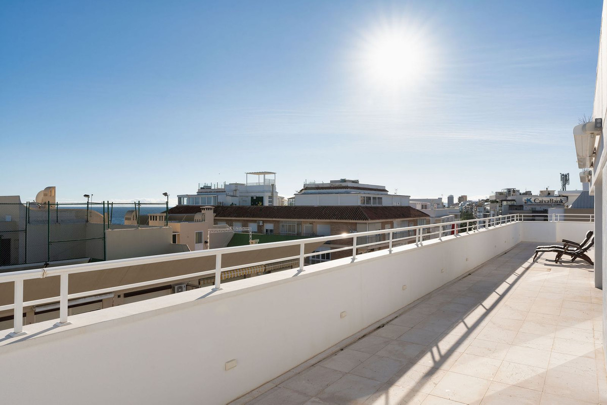 3 Bed Apartment for sale in Estepona Costa Del Sol, Málaga, Spain