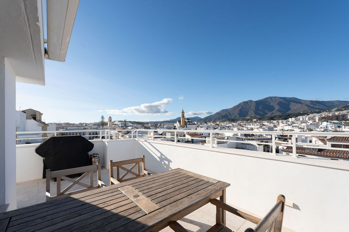 3 Bed Apartment for sale in Estepona Costa Del Sol, Málaga, Spain