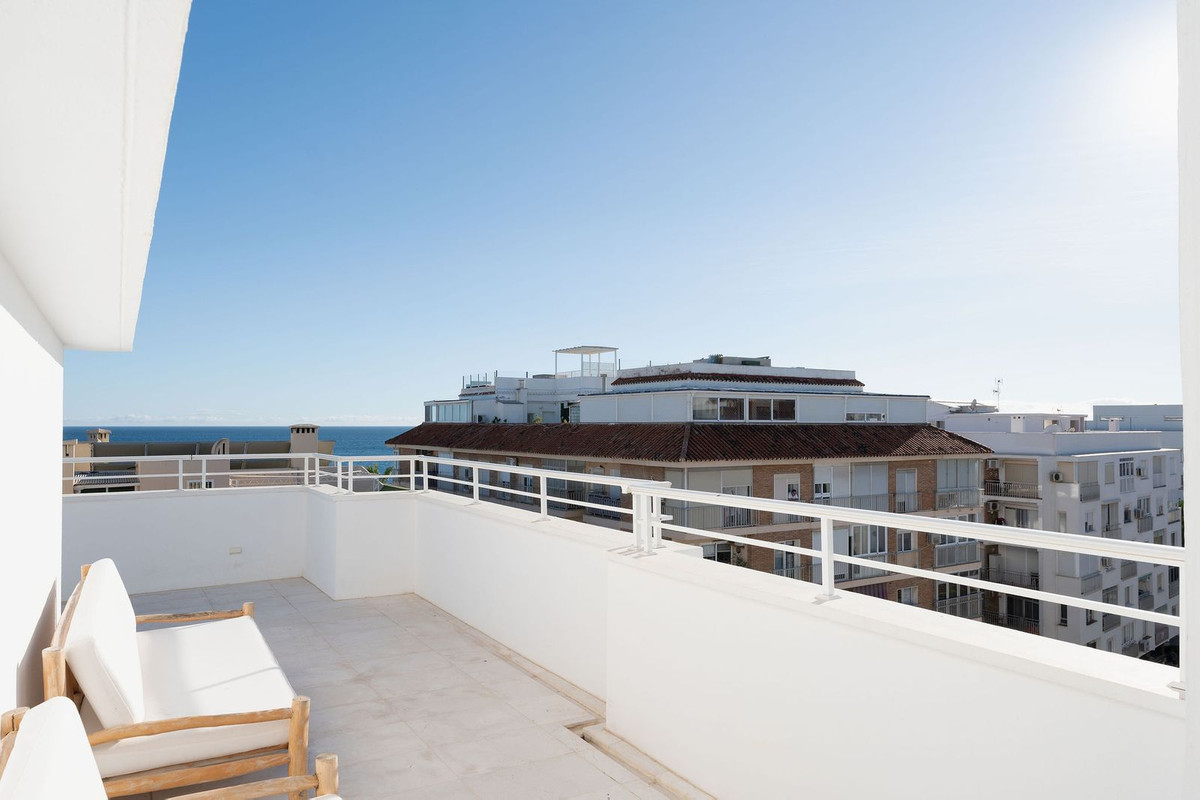 3 Bed Apartment for sale in Estepona Costa Del Sol, Málaga, Spain