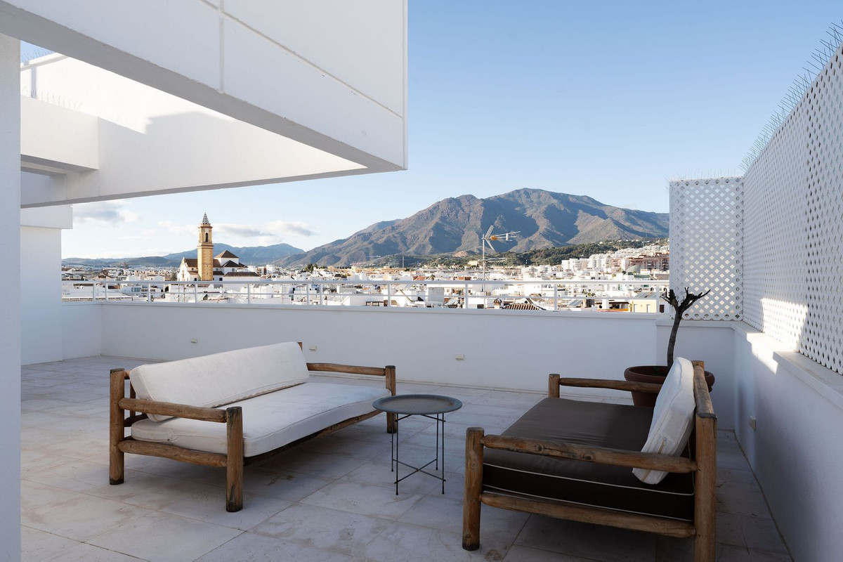 3 Bed Apartment for sale in Estepona Costa Del Sol, Málaga, Spain