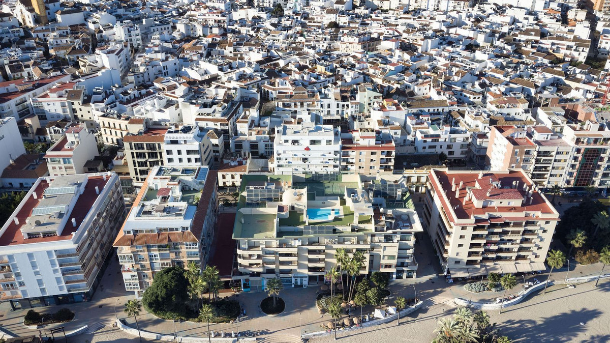 3 Bed Apartment for sale in Estepona Costa Del Sol, Málaga, Spain