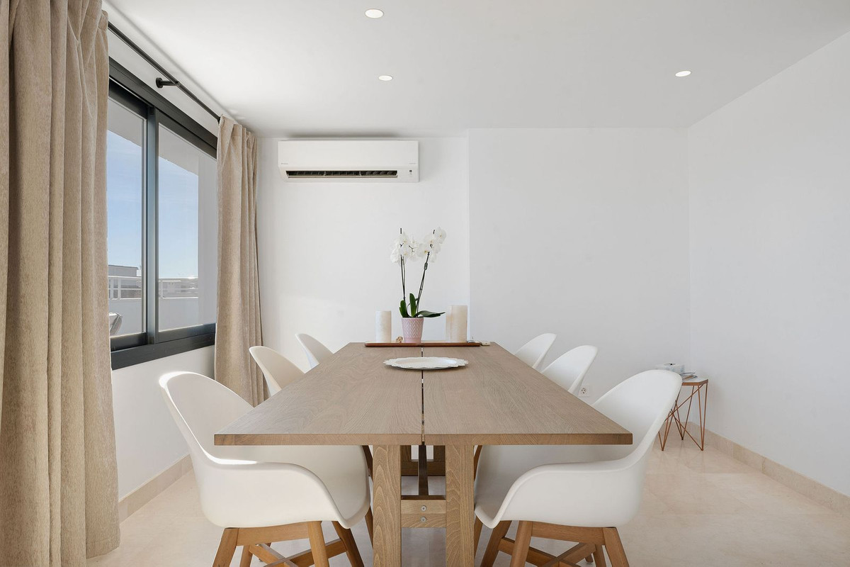 3 Bed Apartment for sale in Estepona Costa Del Sol, Málaga, Spain