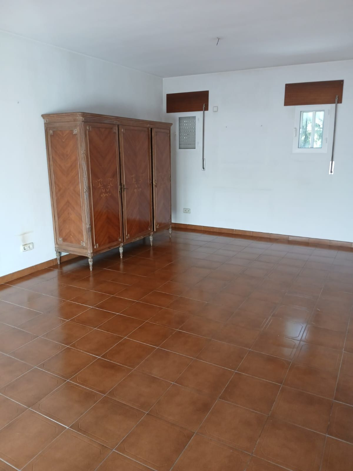 4 Bed Townhouse for sale in Pueblo Nuevo De Guadiaro Costa Del Sol, Cádiz, Spain