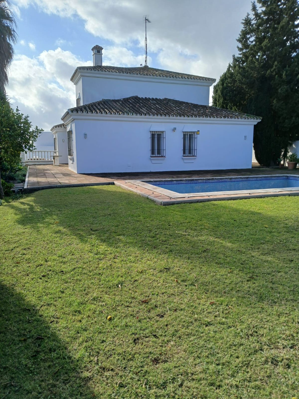 4 Bed Townhouse for sale in Pueblo Nuevo De Guadiaro Costa Del Sol, Cádiz, Spain