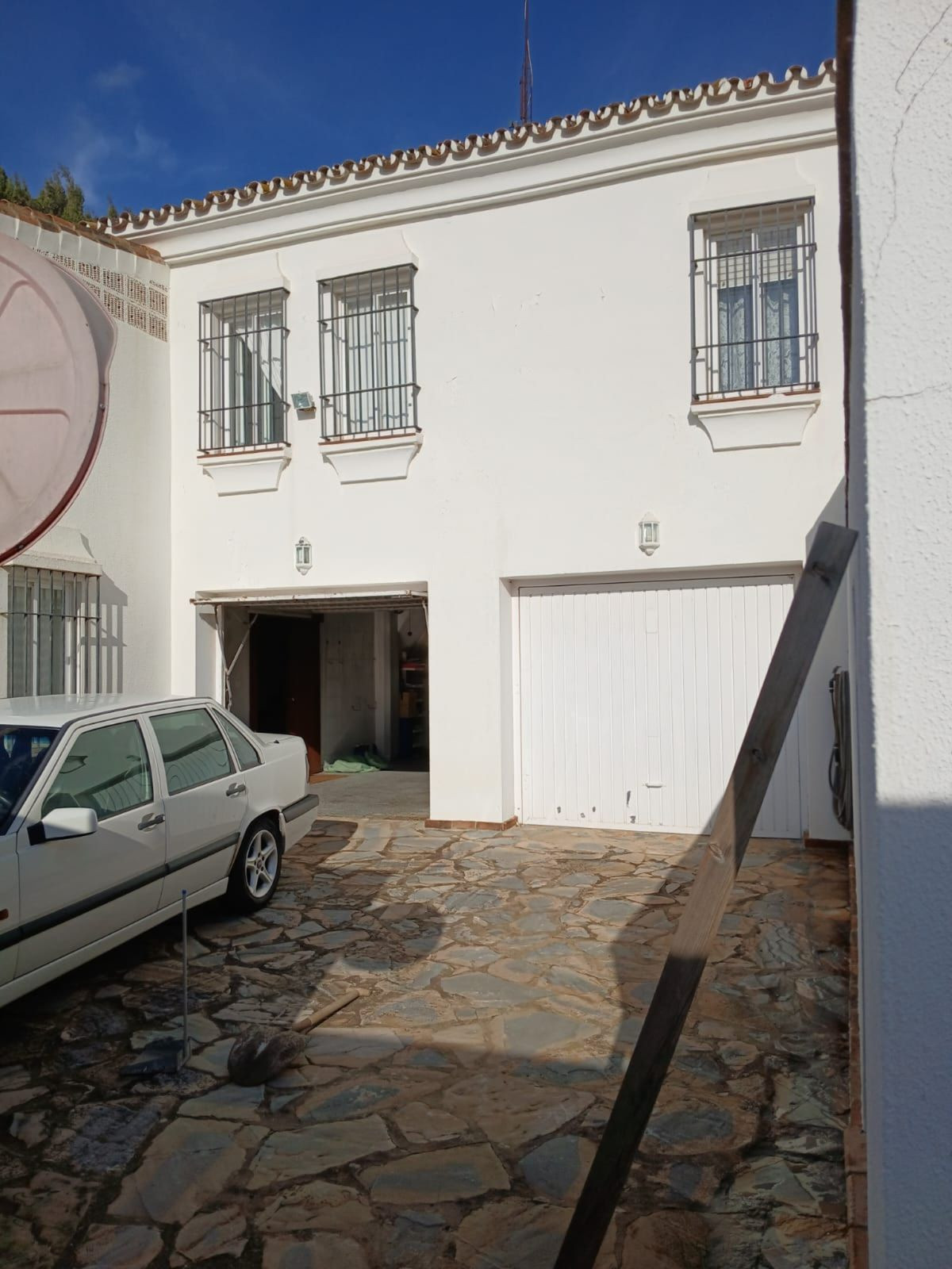 4 Bed Townhouse for sale in Pueblo Nuevo De Guadiaro Costa Del Sol, Cádiz, Spain