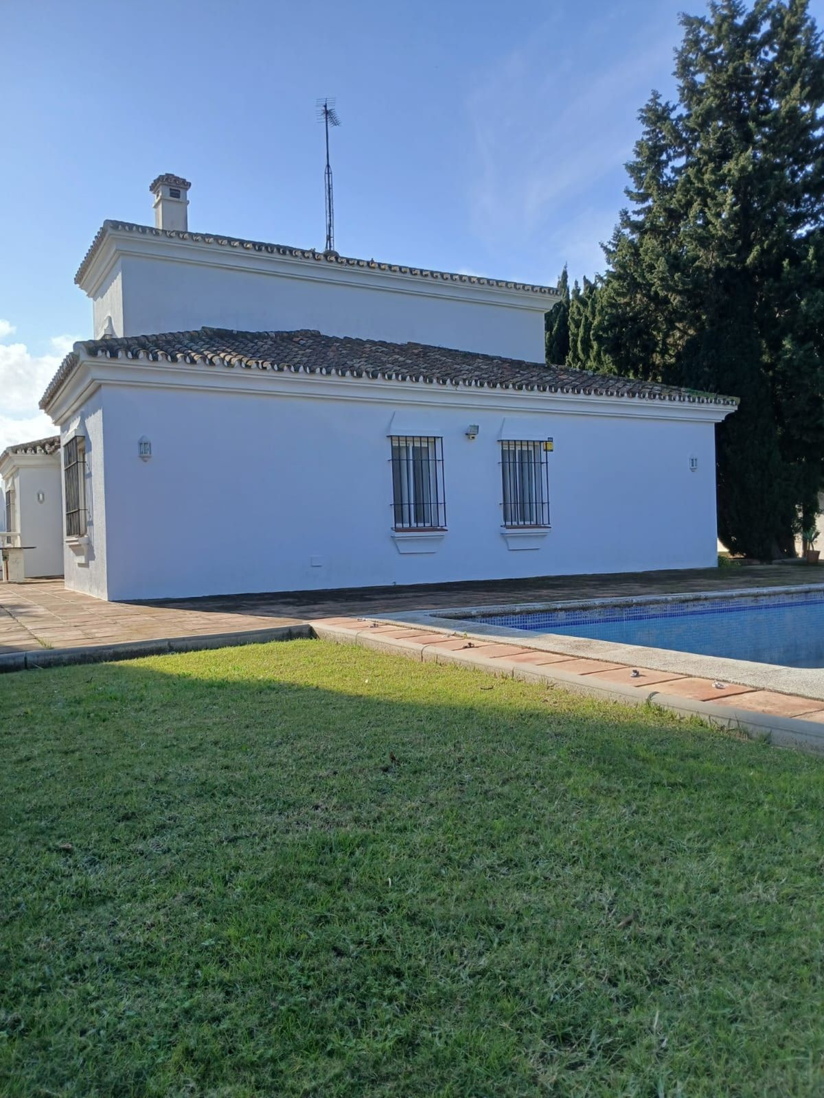 4 Bed Townhouse for sale in Pueblo Nuevo De Guadiaro Costa Del Sol, Cádiz, Spain