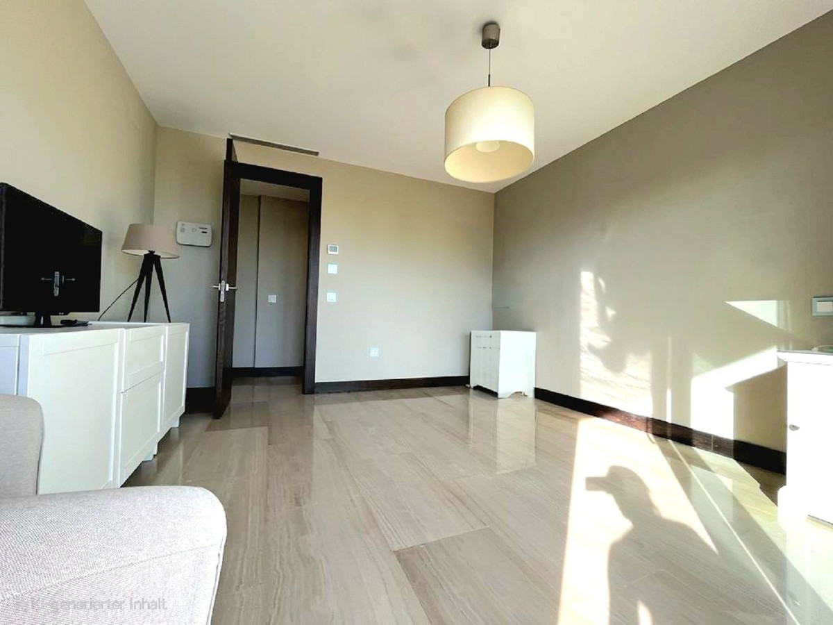 1 Bed Apartment for sale in Benahavís Costa Del Sol, Málaga, Spain