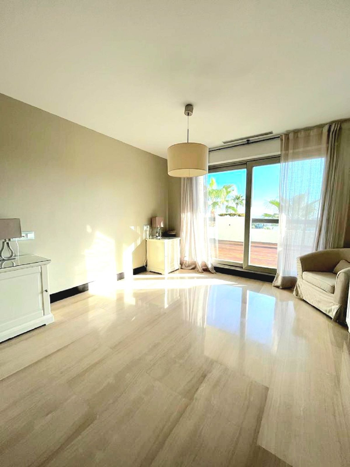 1 Bed Apartment for sale in Benahavís Costa Del Sol, Málaga, Spain