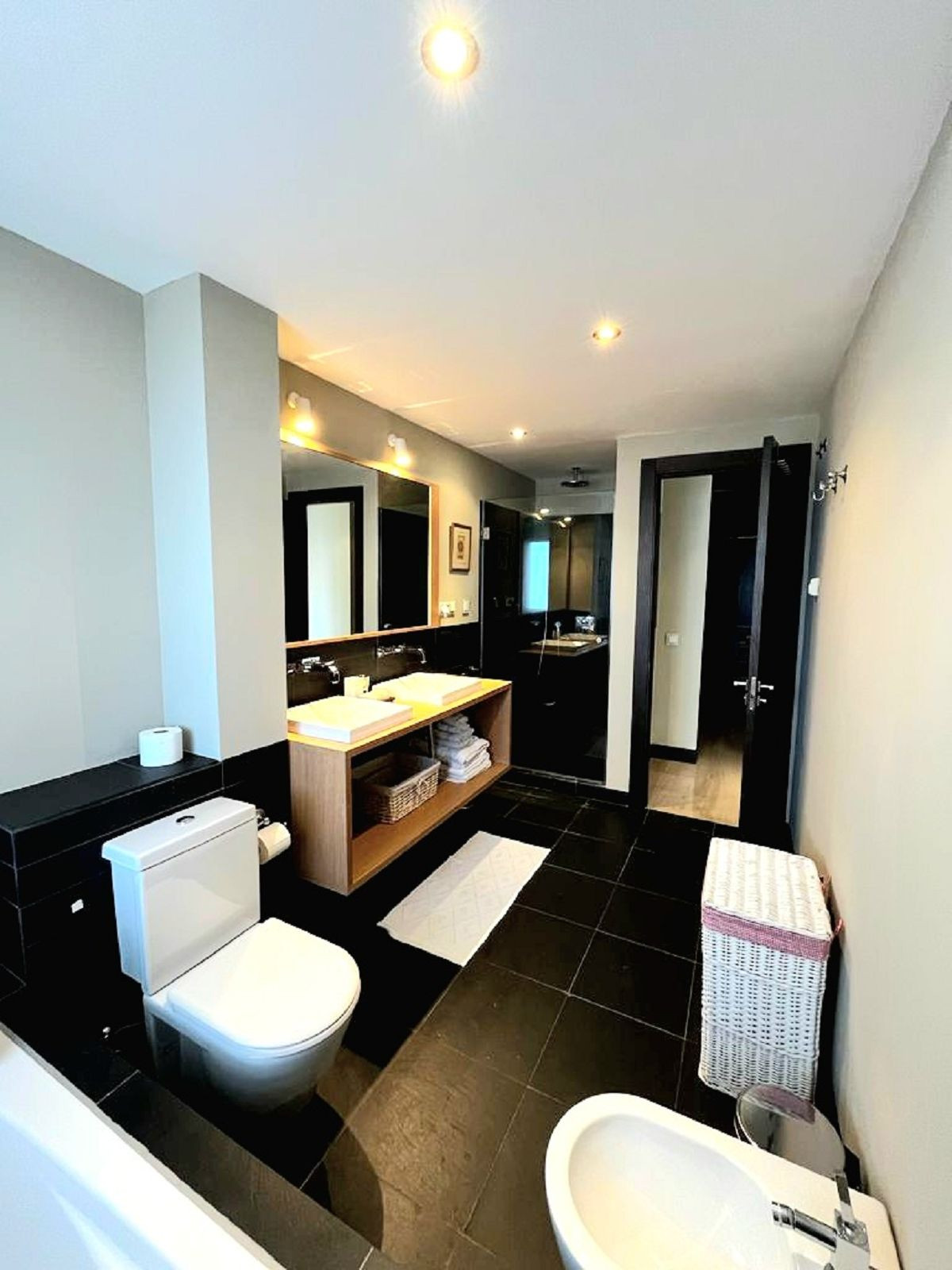 1 Bed Apartment for sale in Benahavís Costa Del Sol, Málaga, Spain
