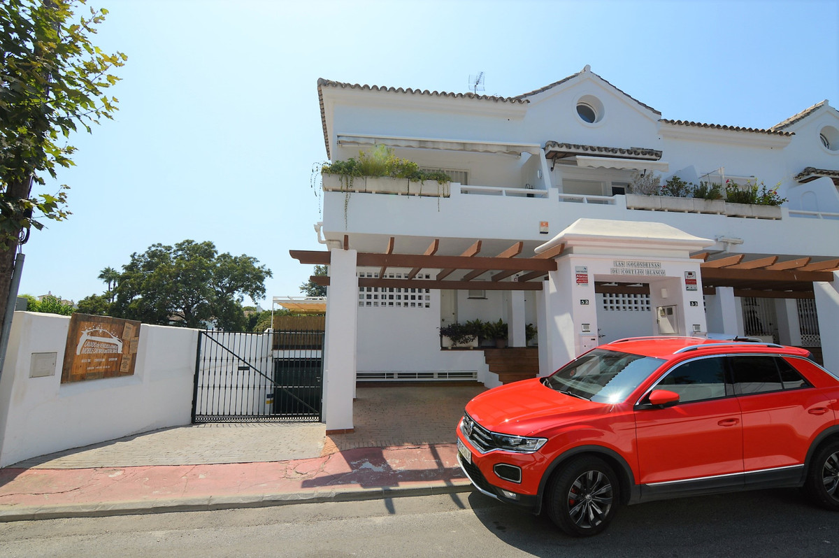 Commercial unit for sale in San Pedro De Alcántara Costa Del Sol, Málaga, Spain