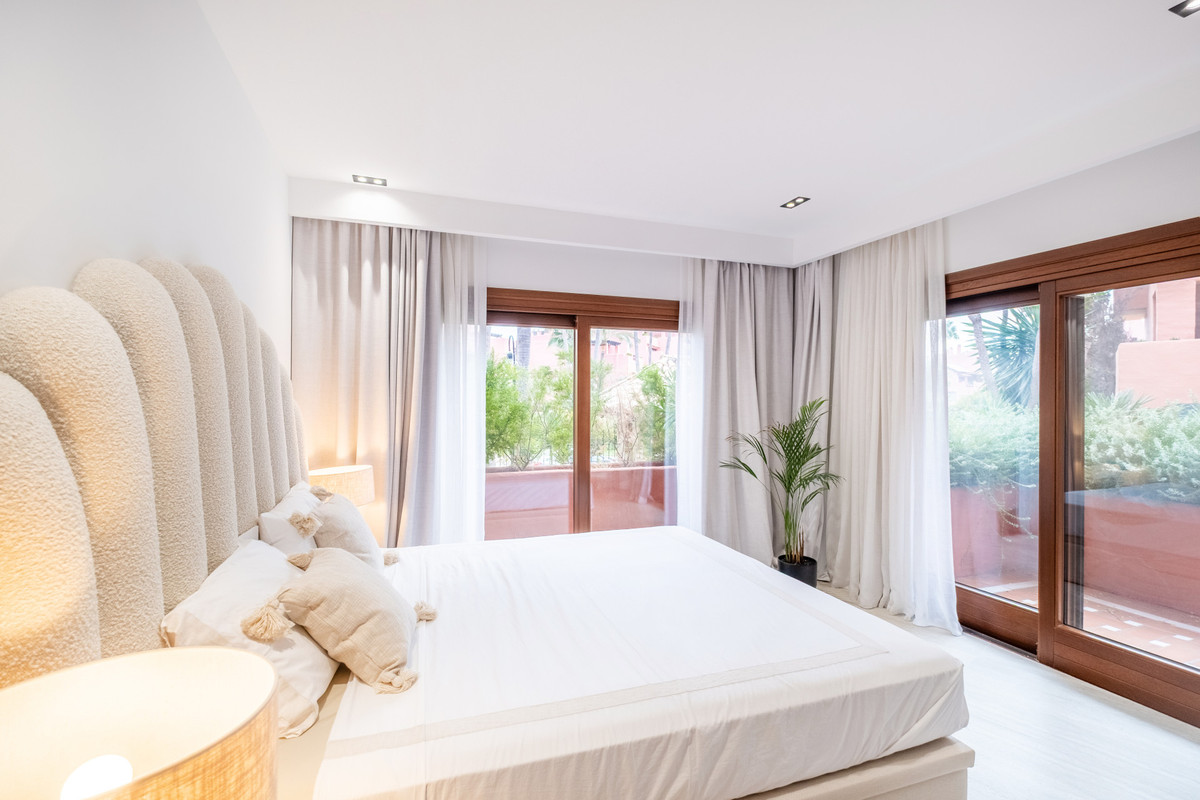3 Bed Apartment for sale in Estepona Costa Del Sol, Málaga, Spain