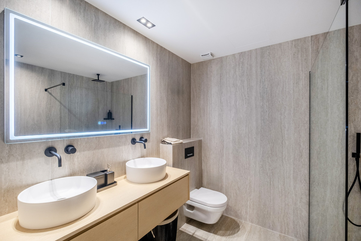 3 Bed Apartment for sale in Estepona Costa Del Sol, Málaga, Spain