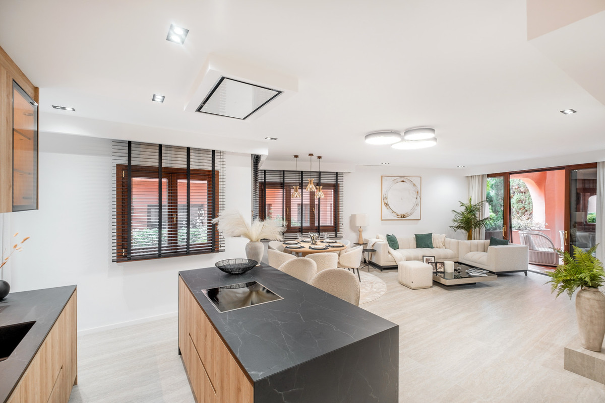 3 Bed Apartment for sale in Estepona Costa Del Sol, Málaga, Spain