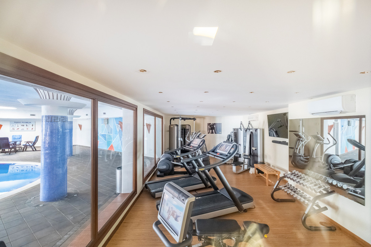 3 Bed Apartment for sale in Estepona Costa Del Sol, Málaga, Spain