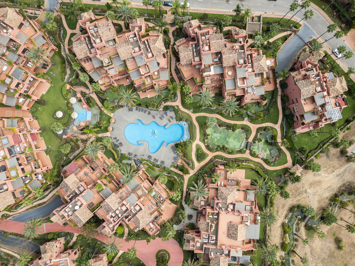 3 Bed Apartment for sale in Estepona Costa Del Sol, Málaga, Spain