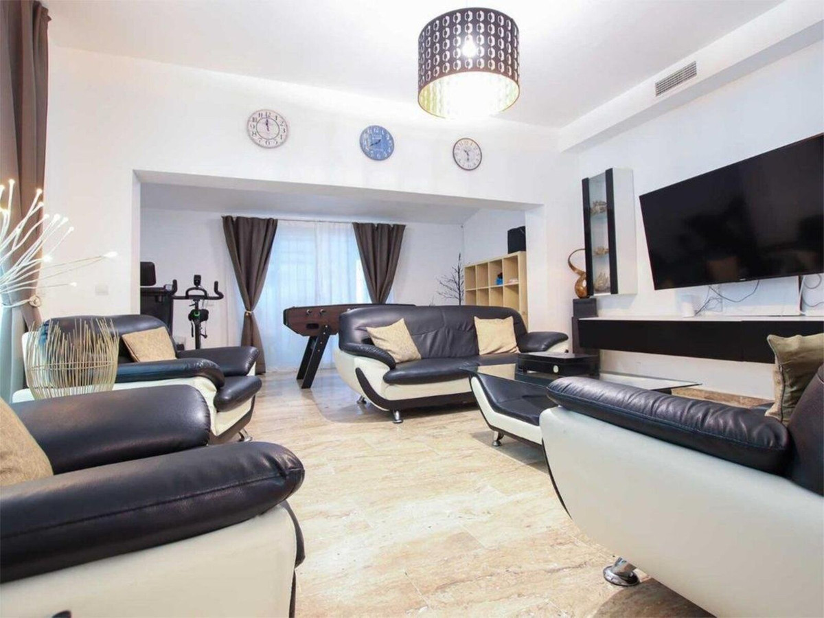 Se vende Villa - Chalet de 4 dormitorios en Costa Del Sol, Málaga, España