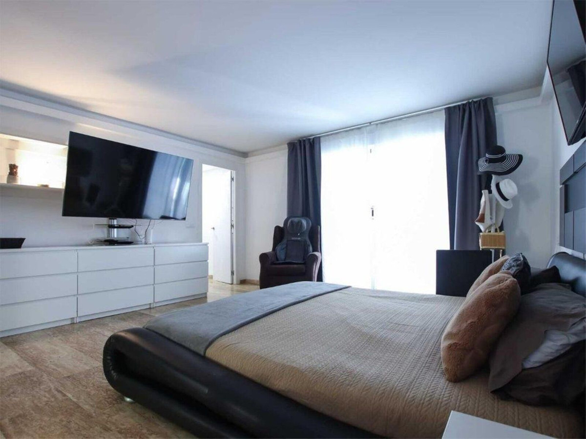 Se vende Villa - Chalet de 4 dormitorios en Costa Del Sol, Málaga, España