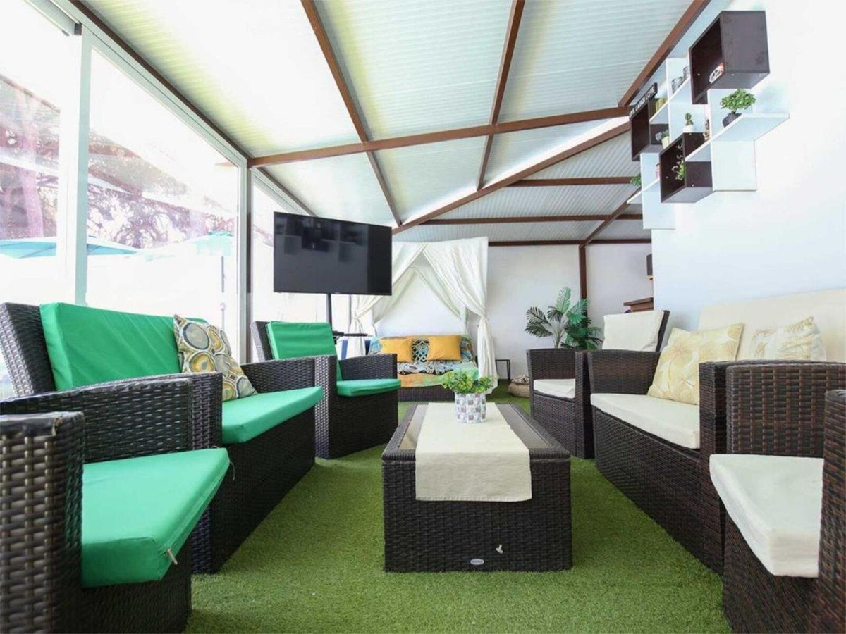 Se vende Villa - Chalet de 4 dormitorios en Costa Del Sol, Málaga, España