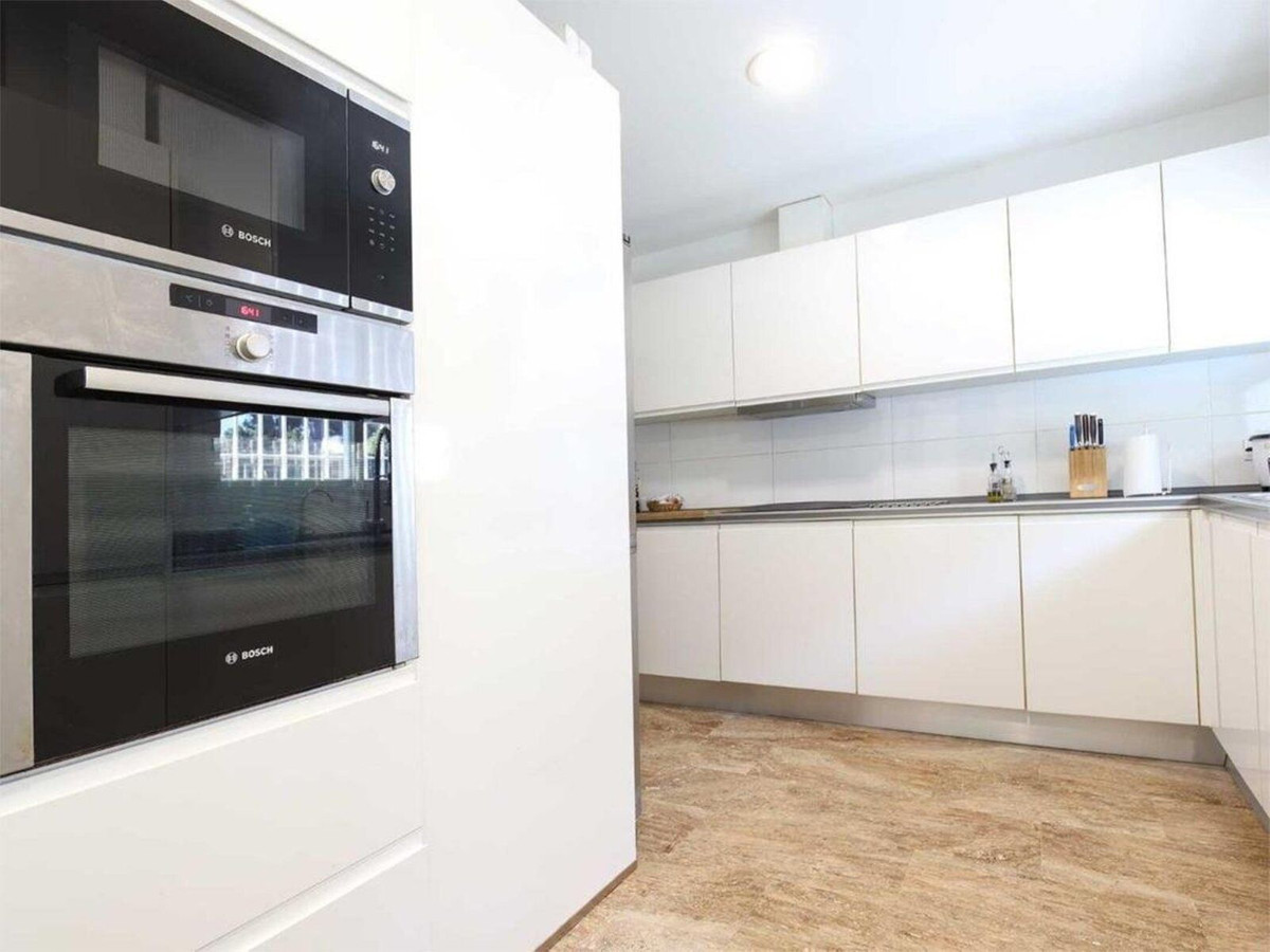 Se vende Villa - Chalet de 4 dormitorios en Costa Del Sol, Málaga, España