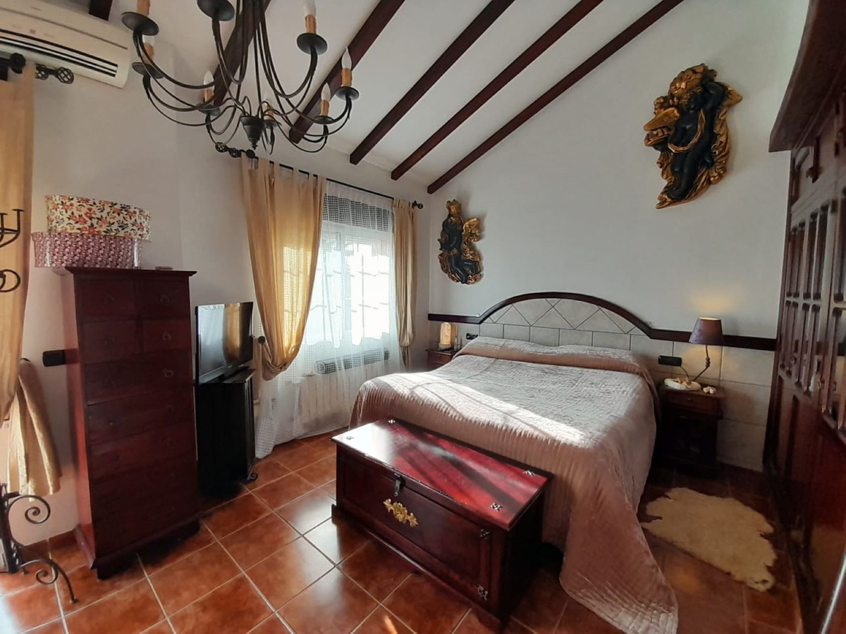 3 Bed Townhouse for sale in Las Lagunas Costa Del Sol, Málaga, Spain