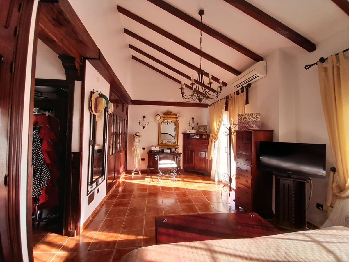 3 Bed Townhouse for sale in Las Lagunas Costa Del Sol, Málaga, Spain