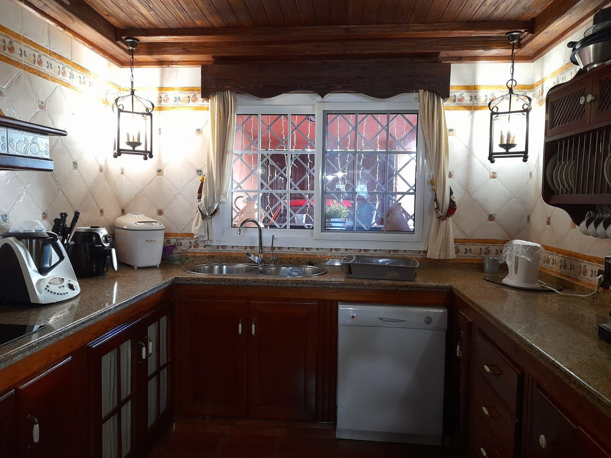 3 Bed Townhouse for sale in Las Lagunas Costa Del Sol, Málaga, Spain