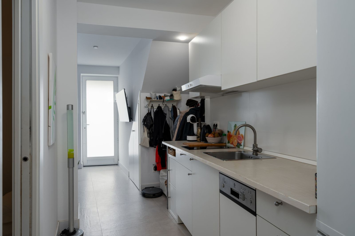 2 Bed Townhouse for sale in Estepona Costa Del Sol, Málaga, Spain