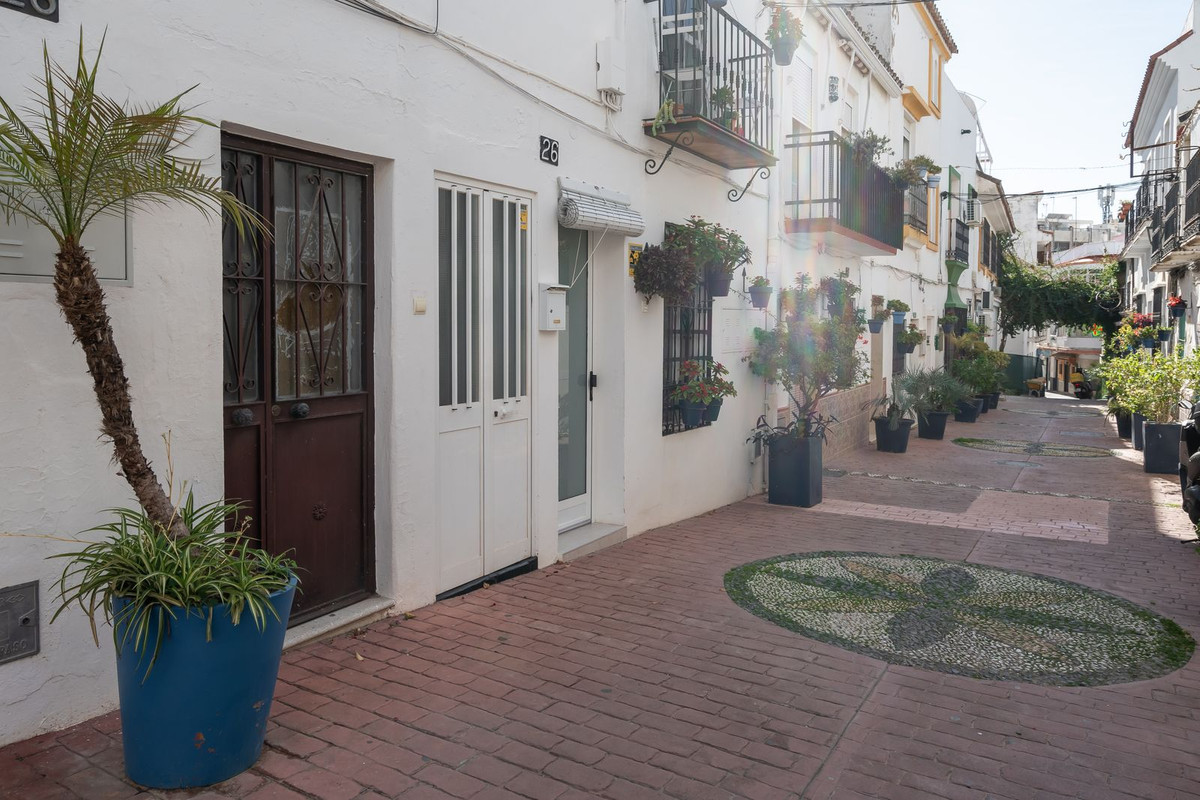 2 Bed Townhouse for sale in Estepona Costa Del Sol, Málaga, Spain