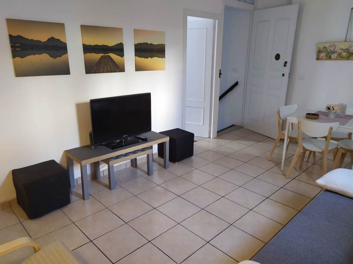 2 Bed Townhouse for sale in Estepona Costa Del Sol, Málaga, Spain