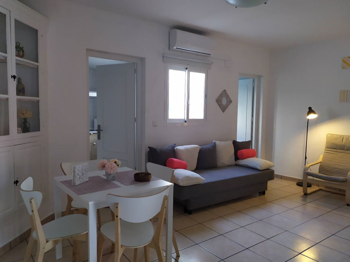 2 Bed Townhouse for sale in Estepona Costa Del Sol, Málaga, Spain