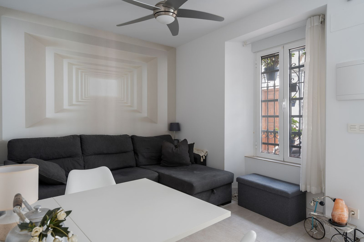 2 Bed Townhouse for sale in Estepona Costa Del Sol, Málaga, Spain