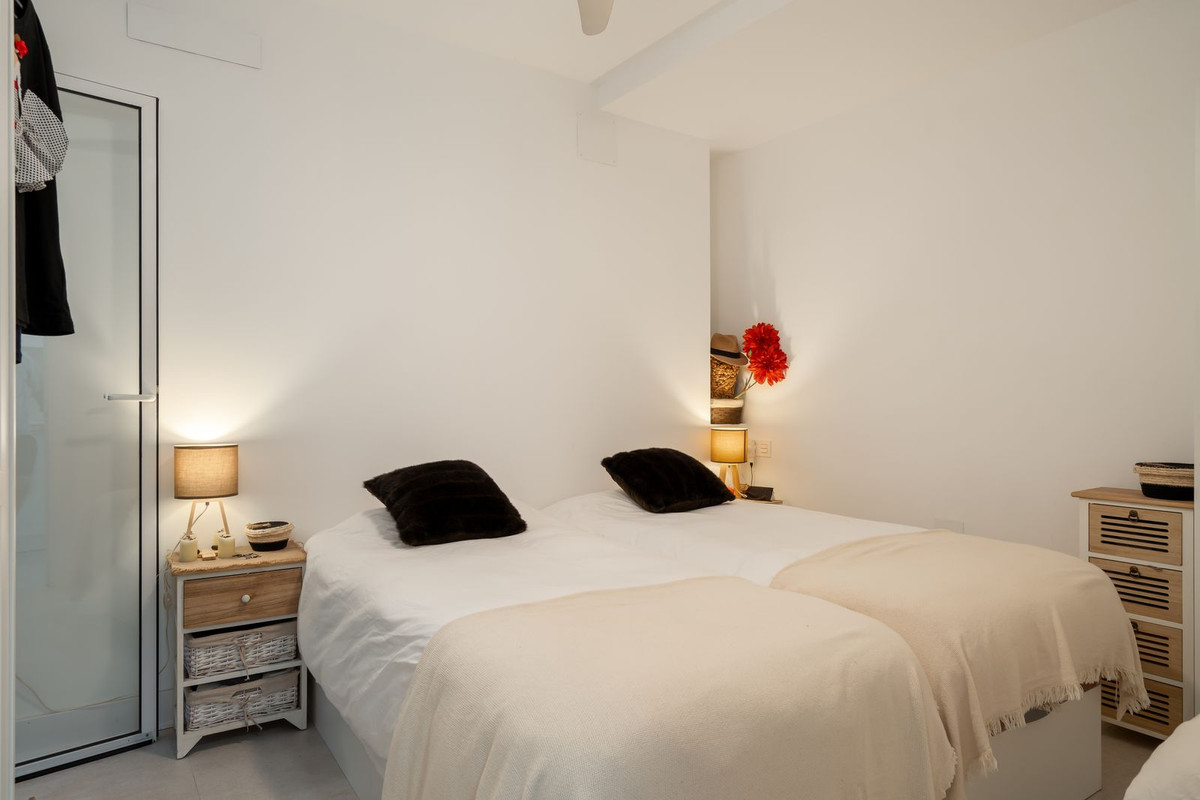 2 Bed Townhouse for sale in Estepona Costa Del Sol, Málaga, Spain