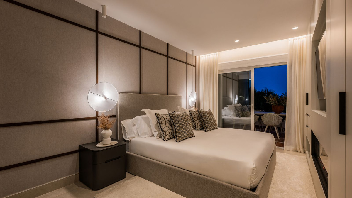3 Bed Apartment for sale in Estepona Costa Del Sol, Málaga, Spain
