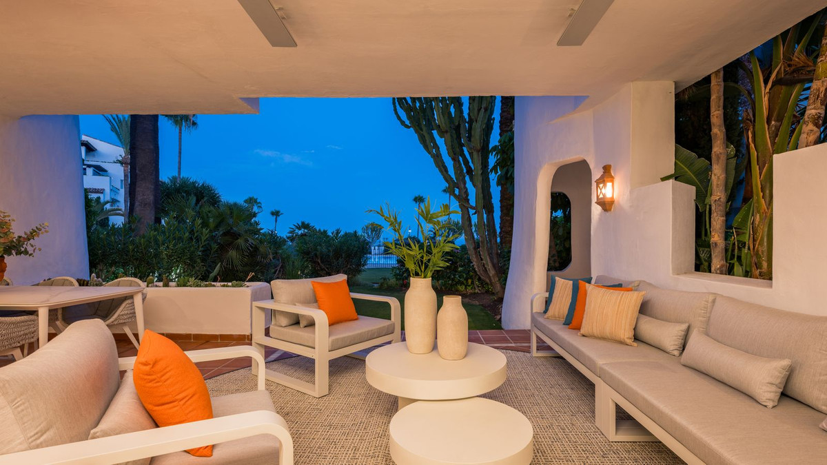 3 Bed Apartment for sale in Estepona Costa Del Sol, Málaga, Spain