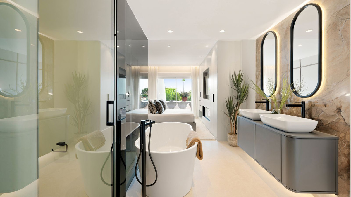 3 Bed Apartment for sale in Estepona Costa Del Sol, Málaga, Spain