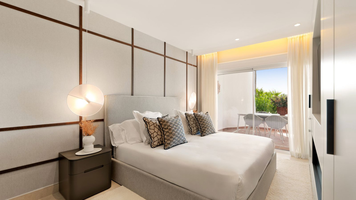 3 Bed Apartment for sale in Estepona Costa Del Sol, Málaga, Spain