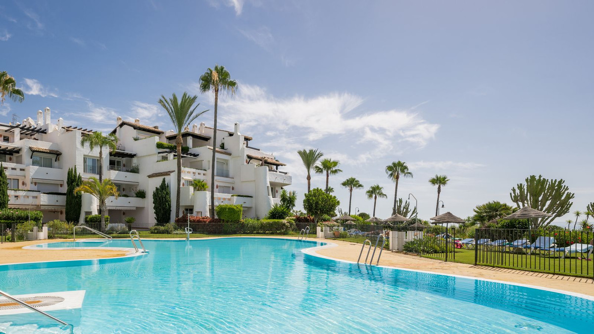 3 Bed Apartment for sale in Estepona Costa Del Sol, Málaga, Spain