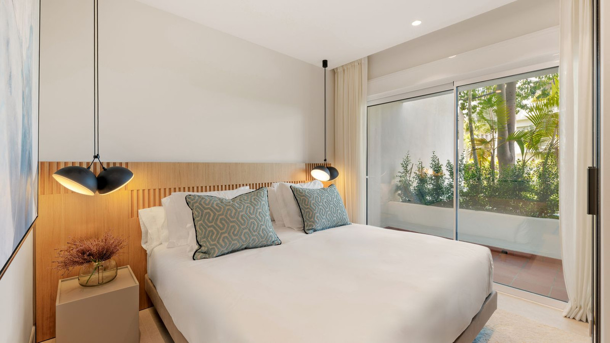 3 Bed Apartment for sale in Estepona Costa Del Sol, Málaga, Spain