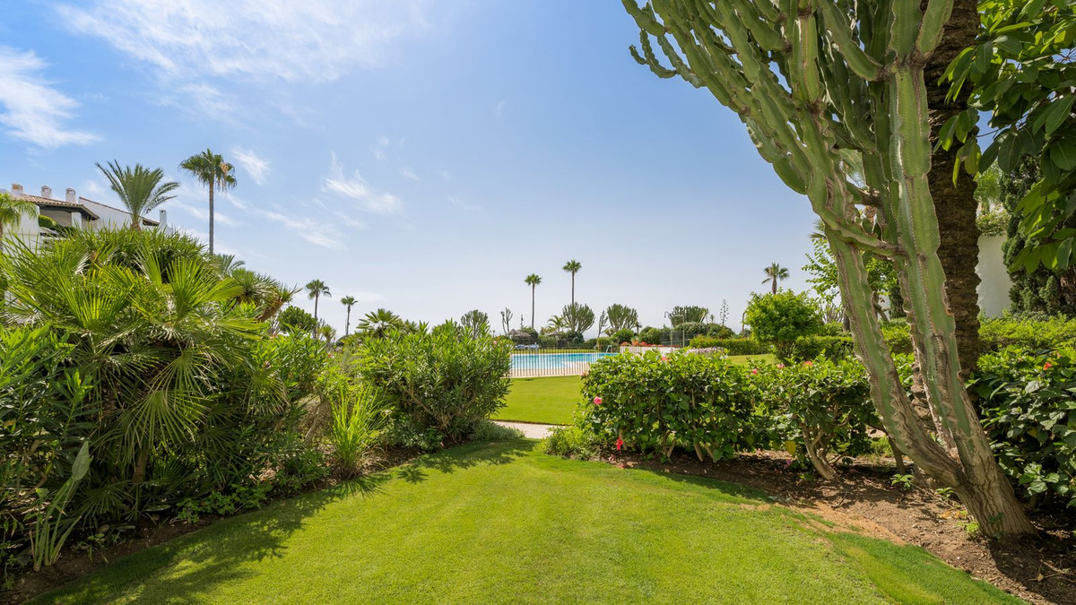 3 Bed Apartment for sale in Estepona Costa Del Sol, Málaga, Spain