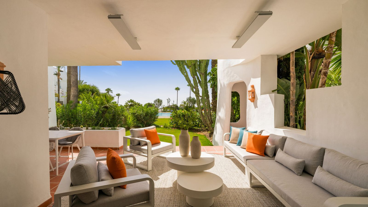 3 Bed Apartment for sale in Estepona Costa Del Sol, Málaga, Spain