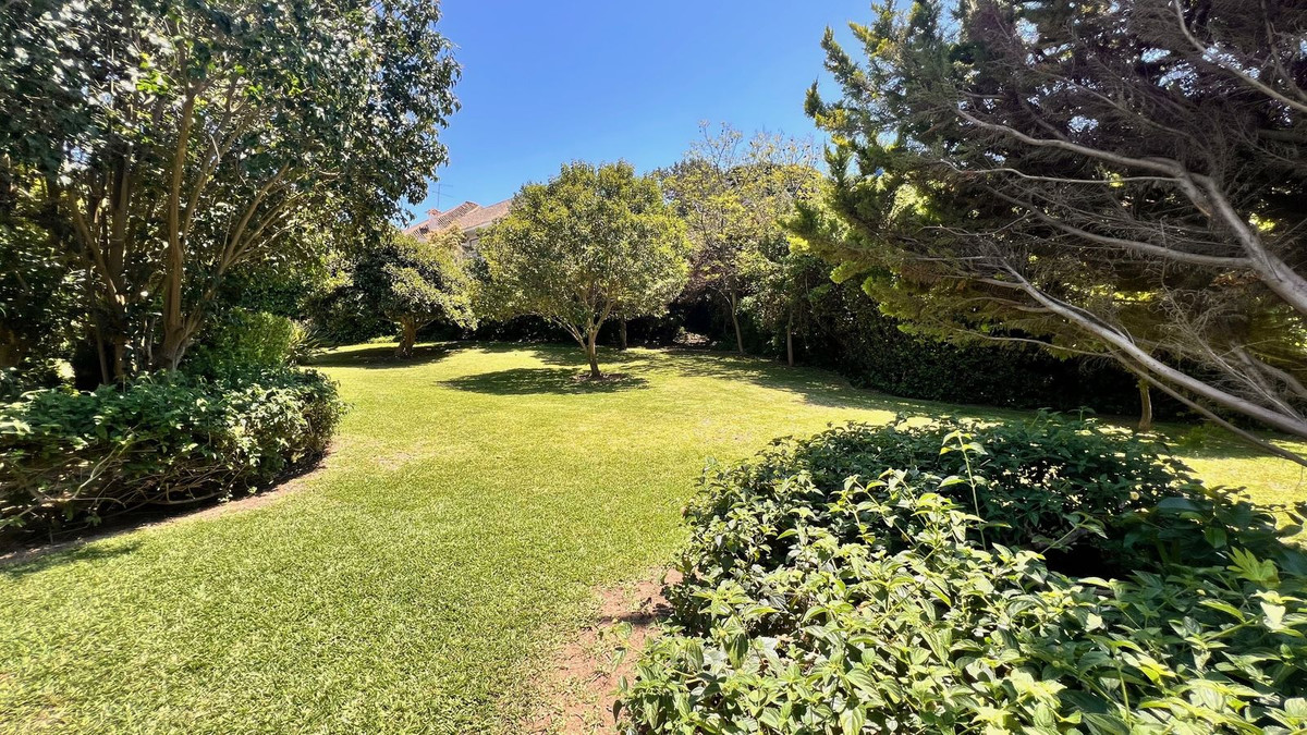 2 Bed Apartment for sale in Marbesa Costa Del Sol, Málaga, Spain