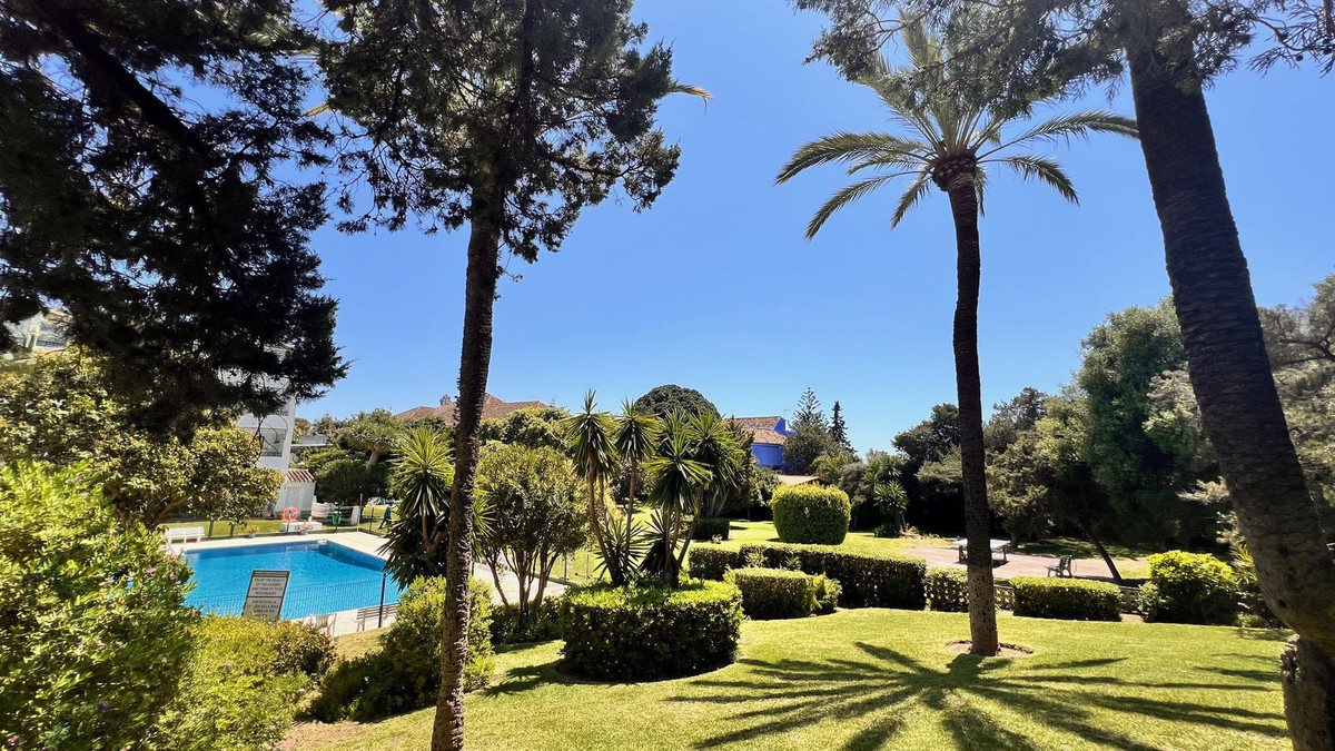 2 Bed Apartment for sale in Marbesa Costa Del Sol, Málaga, Spain