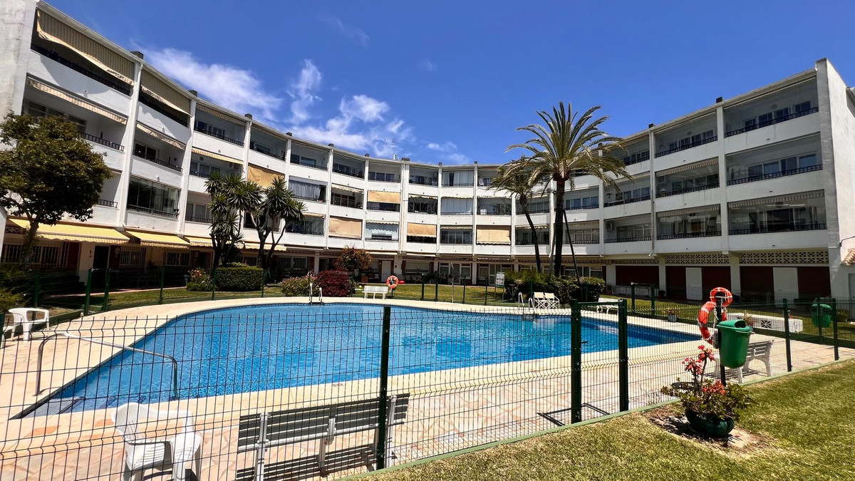 2 Bed Apartment for sale in Marbesa Costa Del Sol, Málaga, Spain