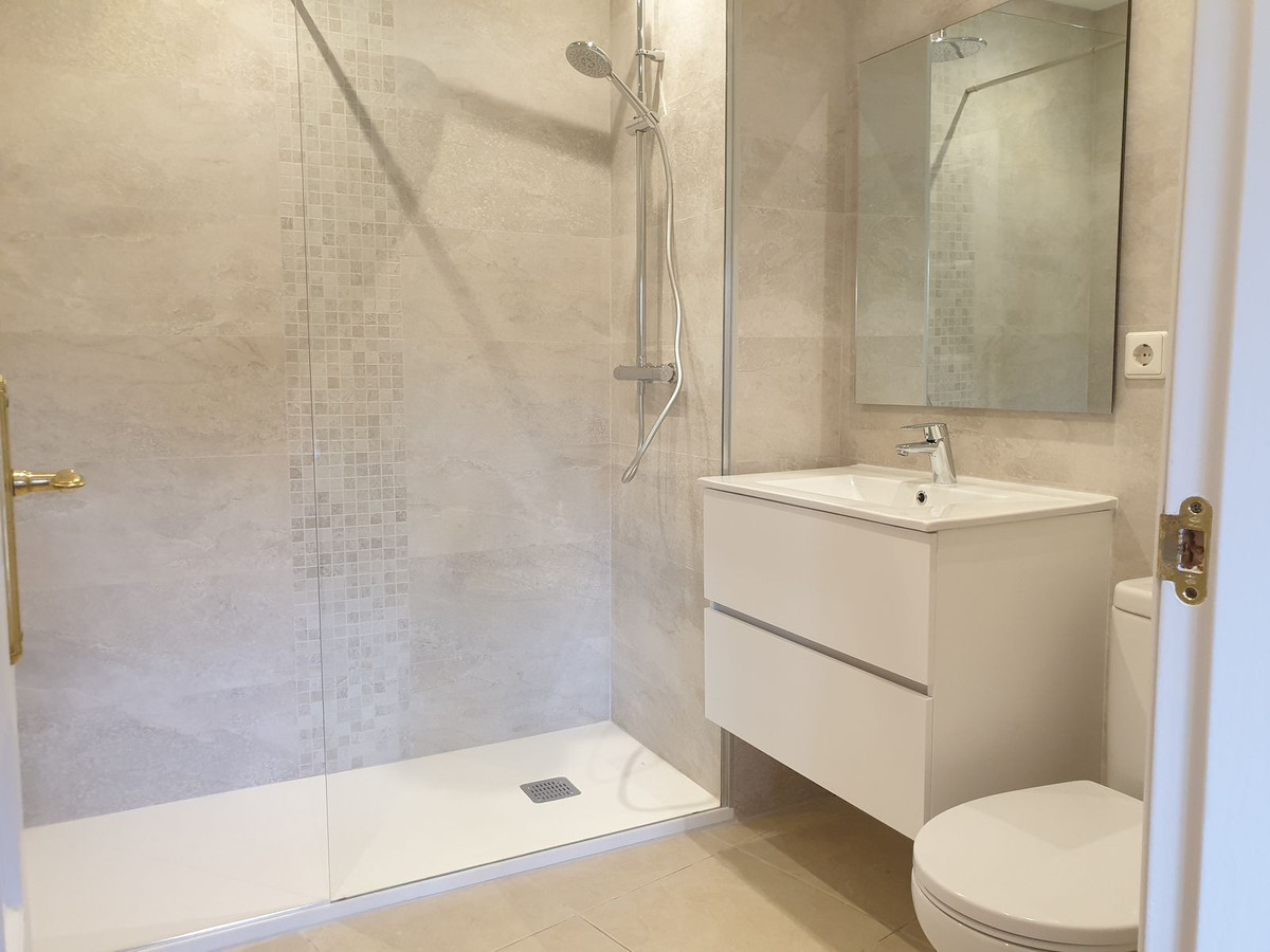 2 Bed Apartment for sale in Marbesa Costa Del Sol, Málaga, Spain