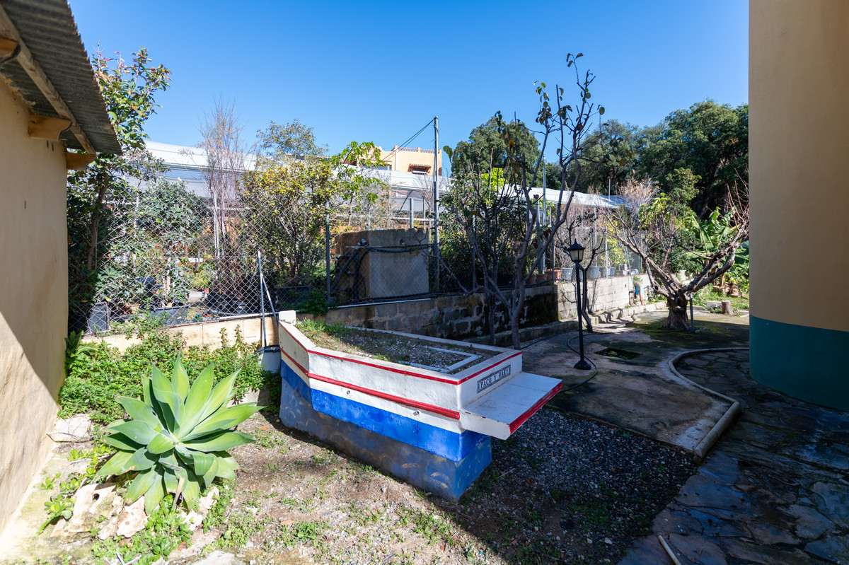 4 Bed Townhouse for sale in Las Chapas Costa Del Sol, Málaga, Spain
