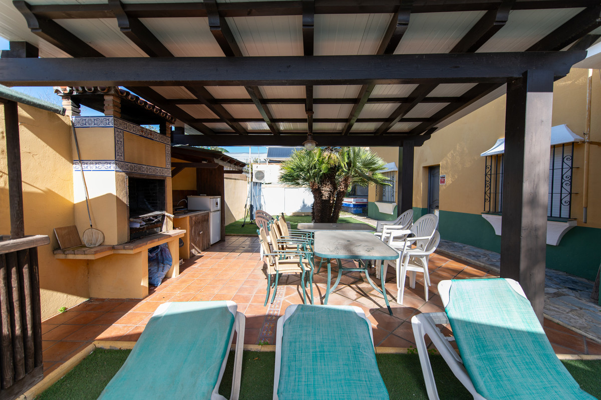 4 Bed Townhouse for sale in Las Chapas Costa Del Sol, Málaga, Spain