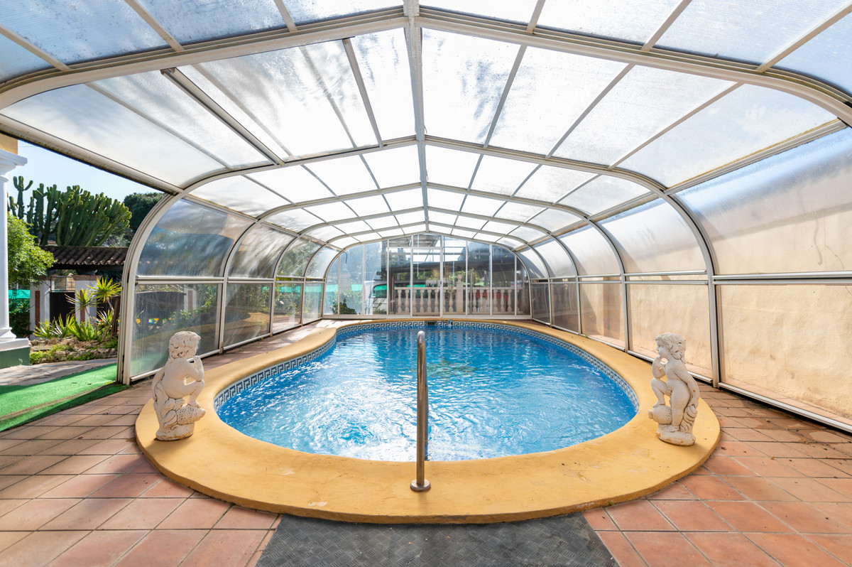4 Bed Townhouse for sale in Las Chapas Costa Del Sol, Málaga, Spain