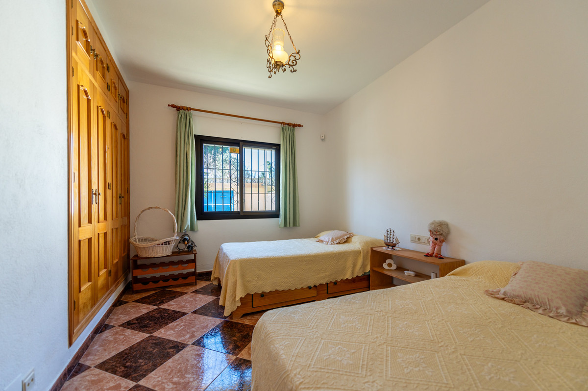 4 Bed Townhouse for sale in Las Chapas Costa Del Sol, Málaga, Spain